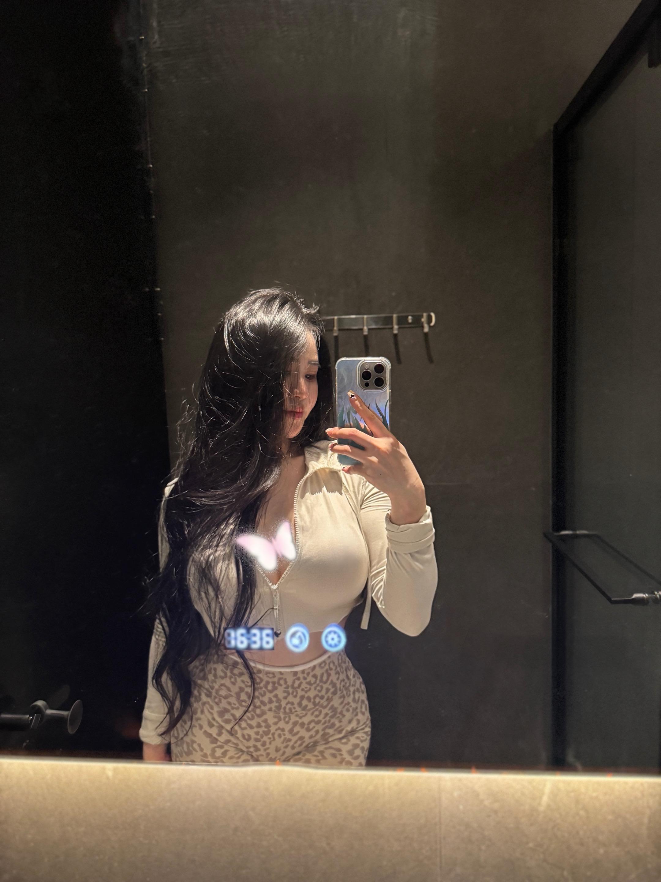 我只是喜歡伴著音樂欣賞自己🩵