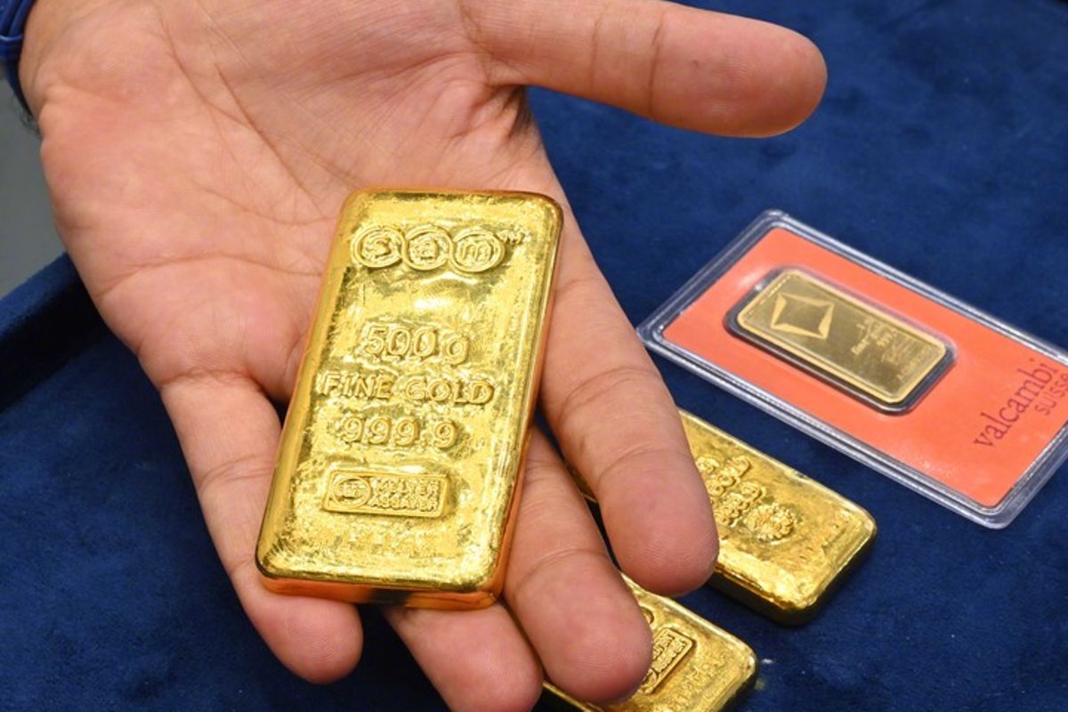 【专家：#金银价格为何剧烈波动#？ 】据瑞士《新苏黎世报》网站2月2日报道，金银