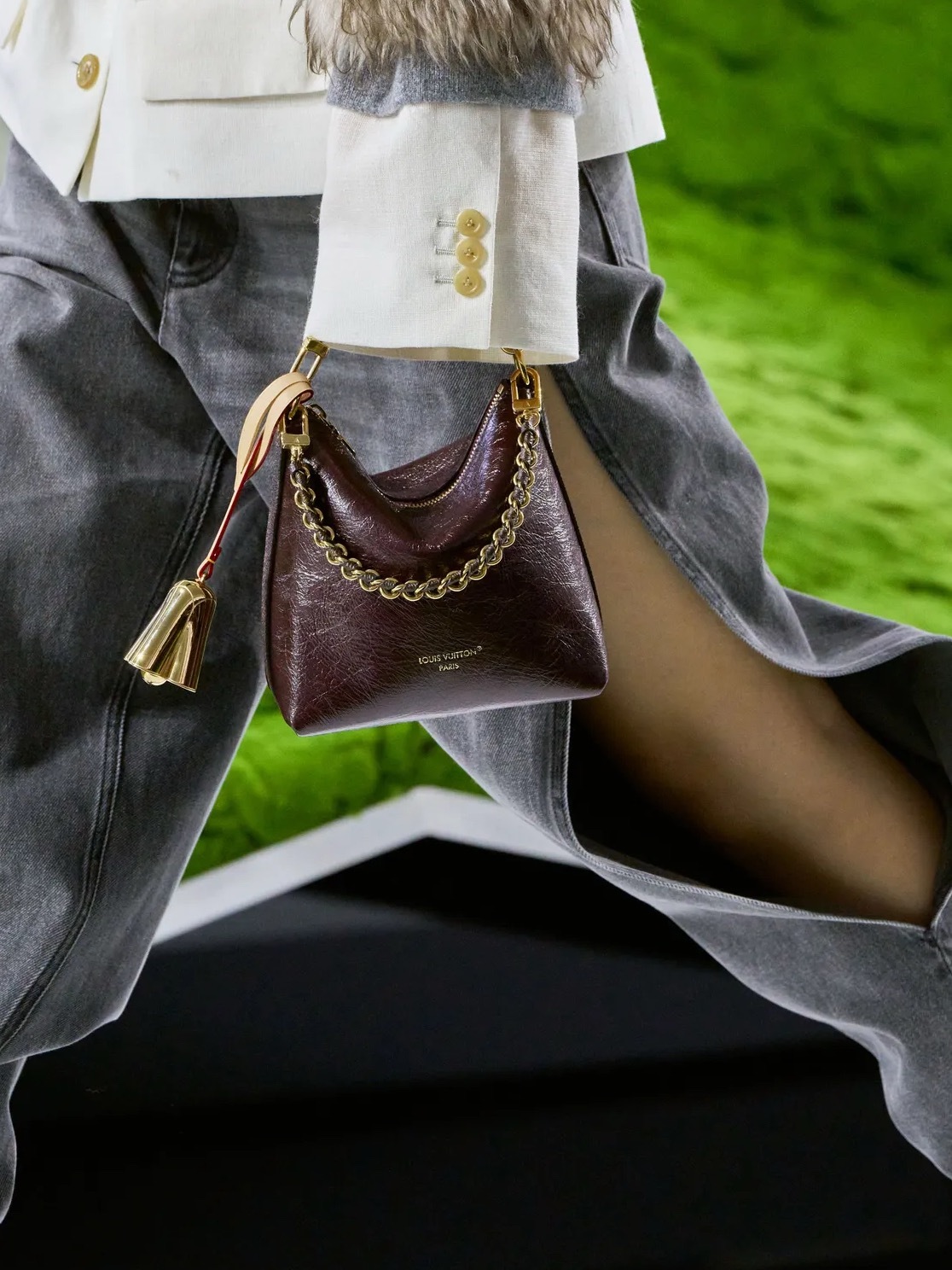 LV秋冬女装秀 包包分享：在LV秋冬女装秀中，Nicolas Ghesquièr