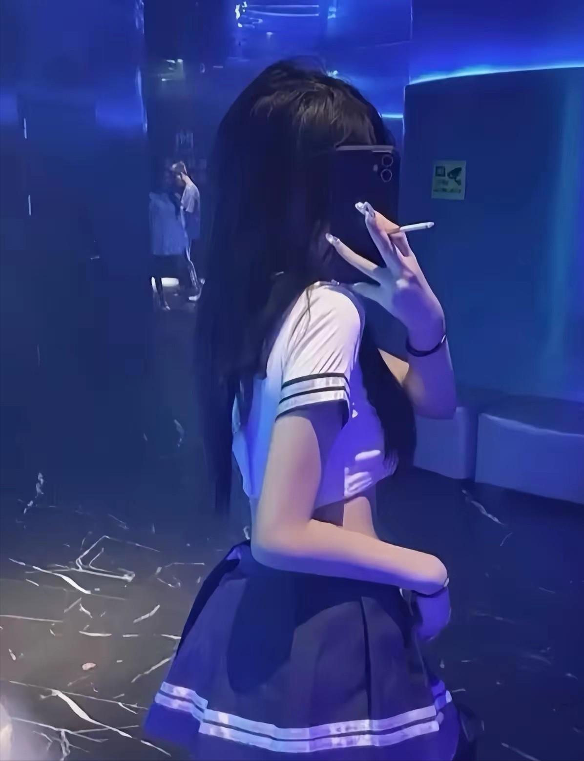 2026 年 1 月 16 日的深夜，河北邯郸曲周县某酒店的监控，完整拍下了全程