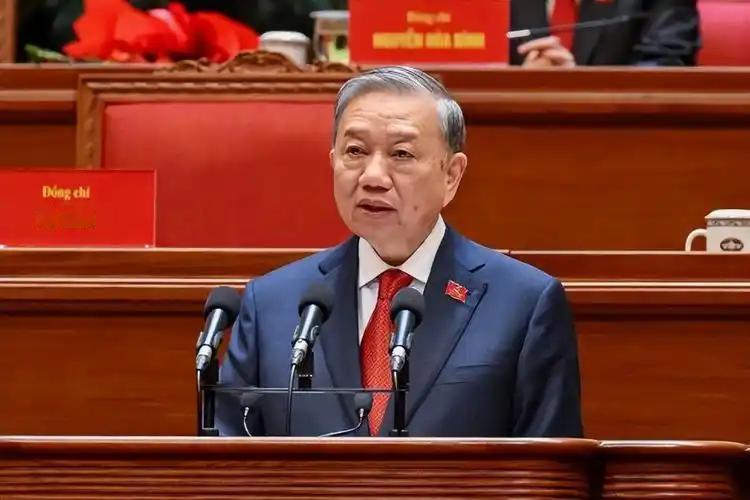 [月亮]苏林当选越南国家主席后首访中国，绝对不是单方面的“求助”，而是中越双方各