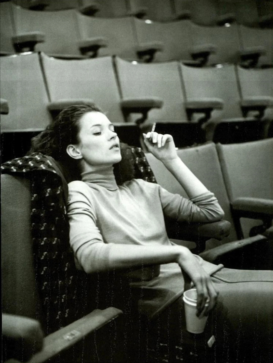 黑白、故事、情绪、张力，意大利版《VOGUE》1996年10月刊：A LIFE 