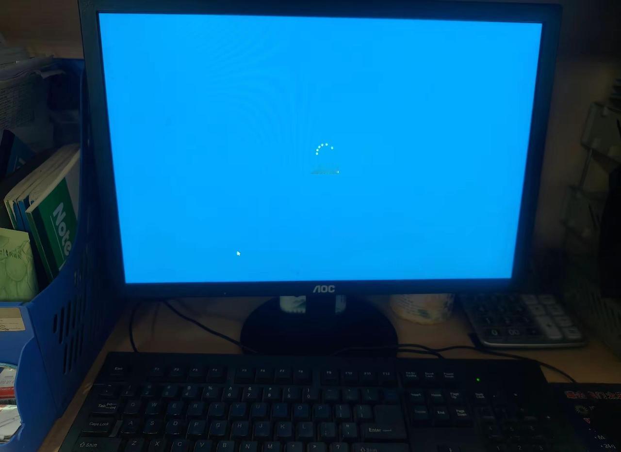 开启假期模式。今年的班就上到这里了，来年再战，不负生活，不负自己，星光不问赶路人