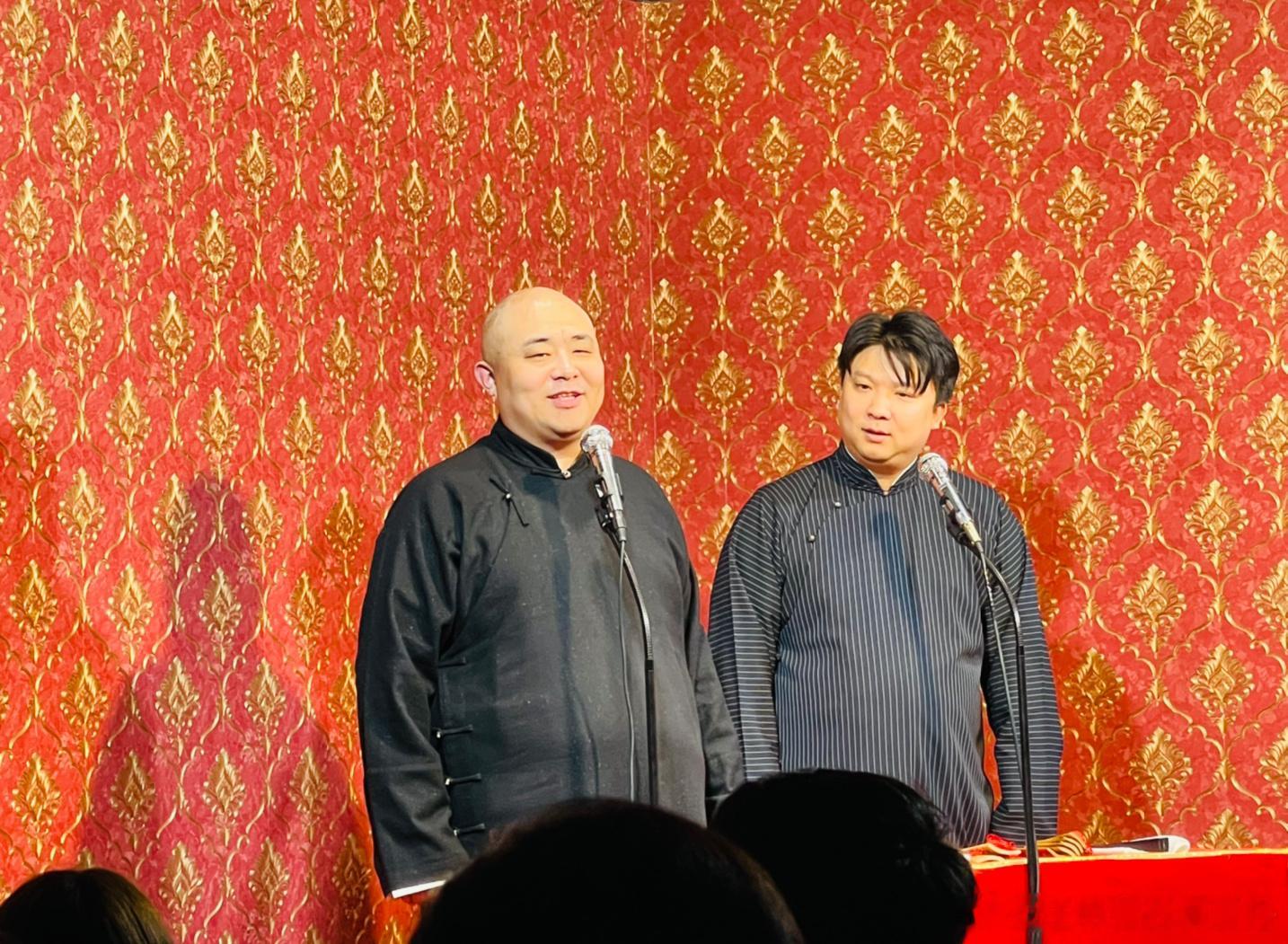 小朋友们是第一次现场听相声，问了我一个问题：为什么说相声的都是男生？确实女生不多