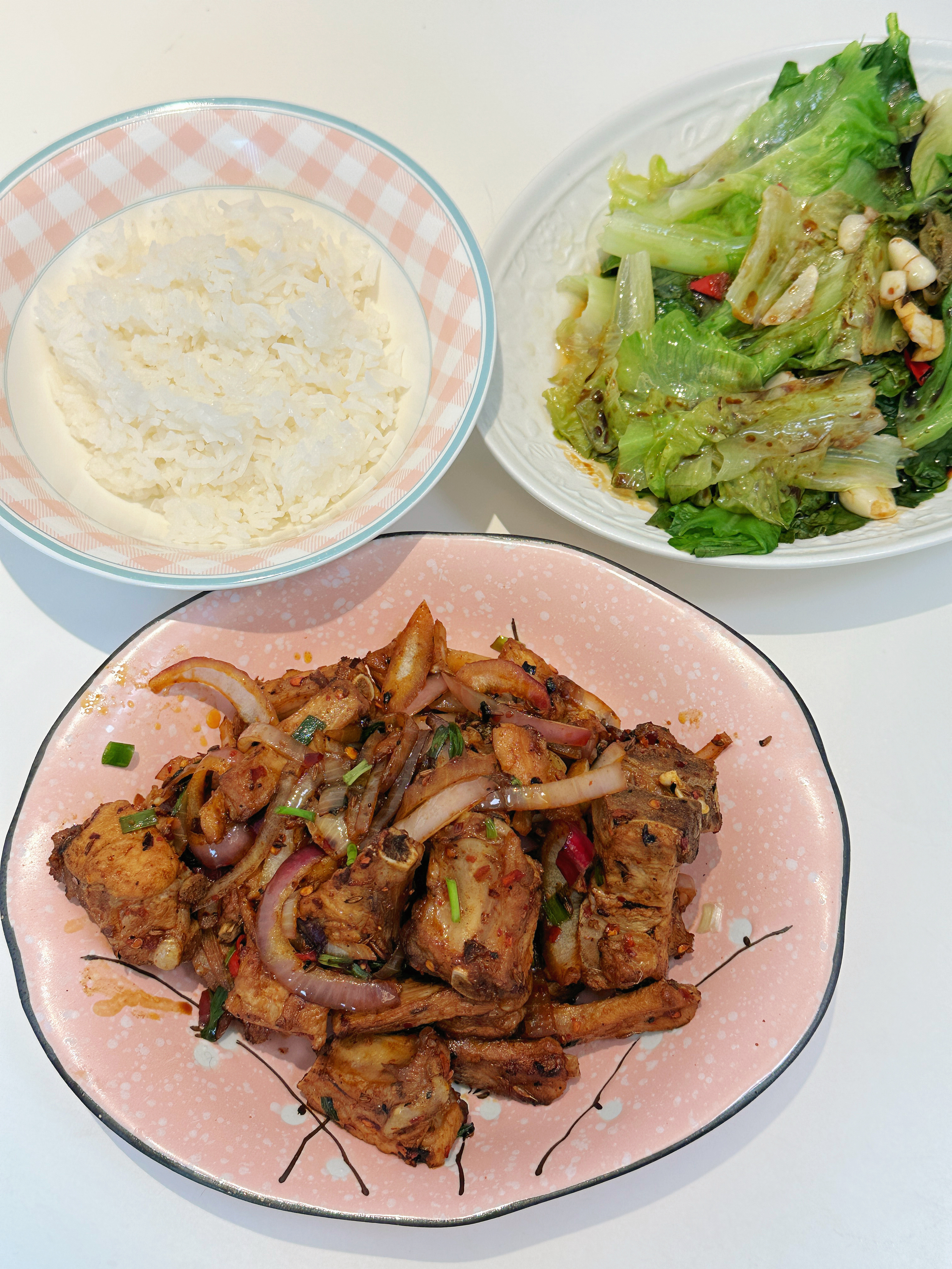 食欲稳定 情绪不稳定🥲休息天就爱在家做饭不下雨就去拥抱大自然再去超市囤点吃吃喝
