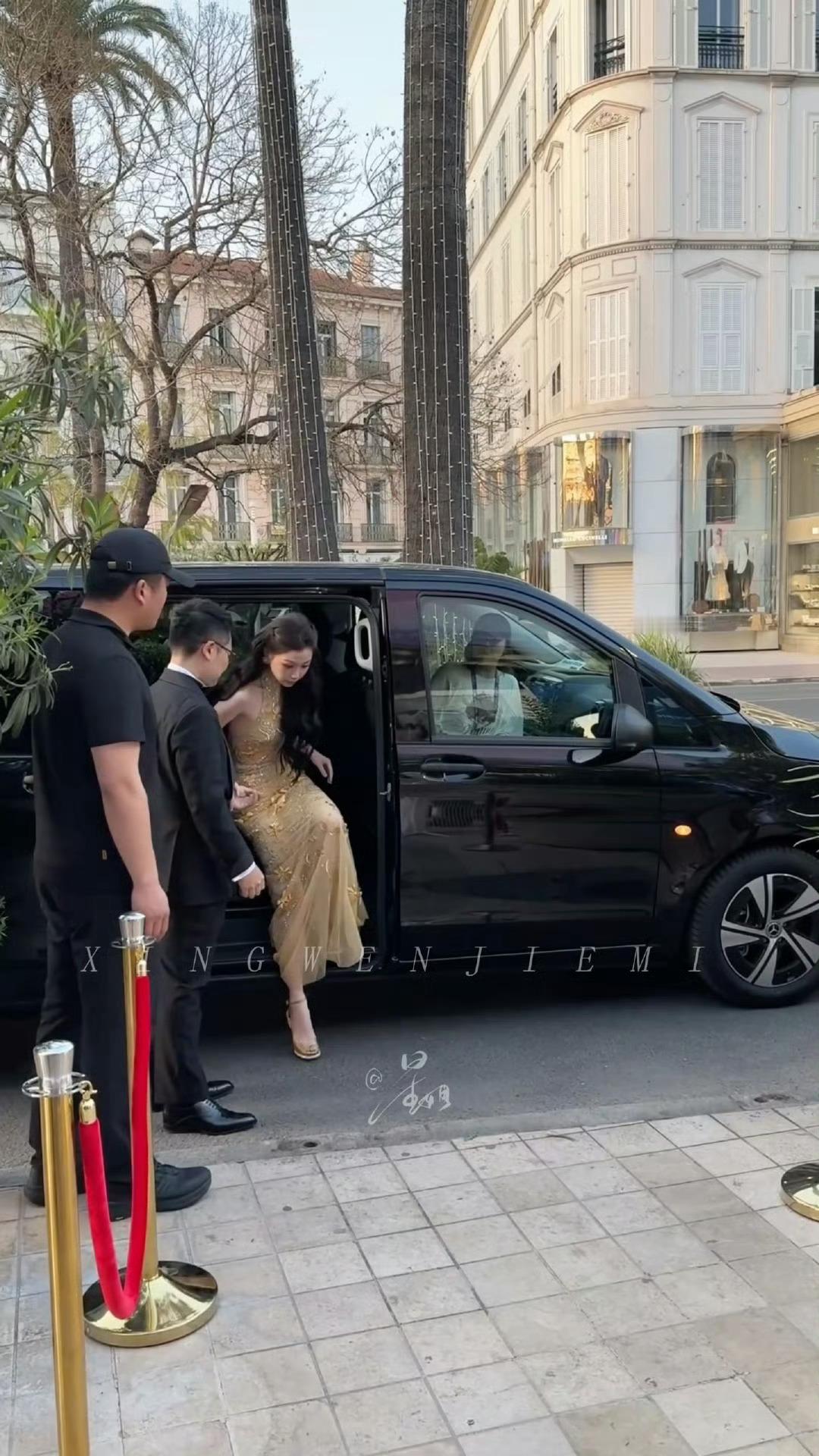 虞书欣戛纳蓝色妖姬造型 女神你随便吧 