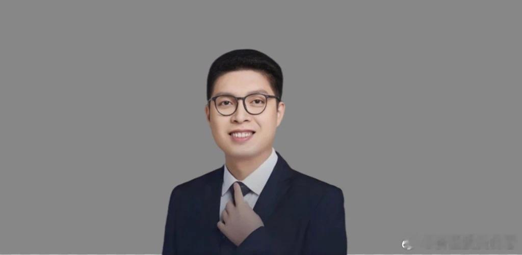 价值投资日志[超话] “百亿冠军”张璐：今年下半年是人形机器人量产关键节点，投资