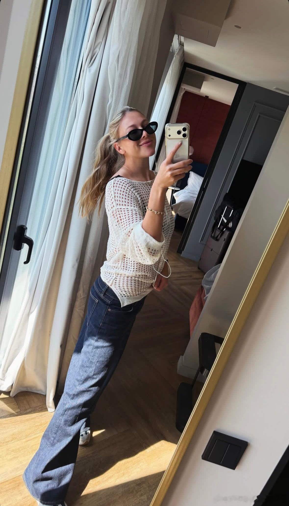 阿尼西莫娃，开启🔛游客模式！在希腊🇬🇷这几天忙着恢复训练和参加活动，周末出