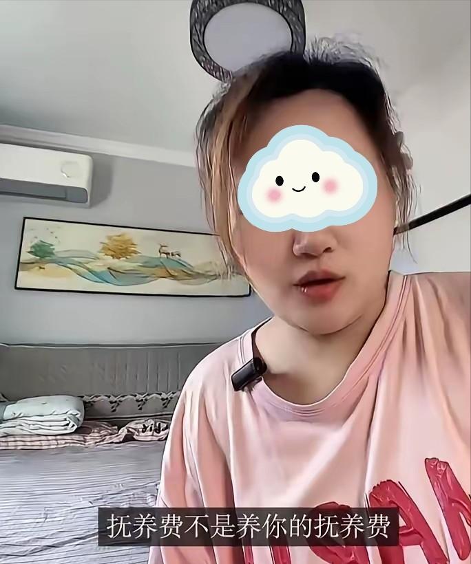 “真拿前夫当包身工啊？”女子离婚，丈夫答应每月给孩子5000元抚养费，她嫌钱烫手