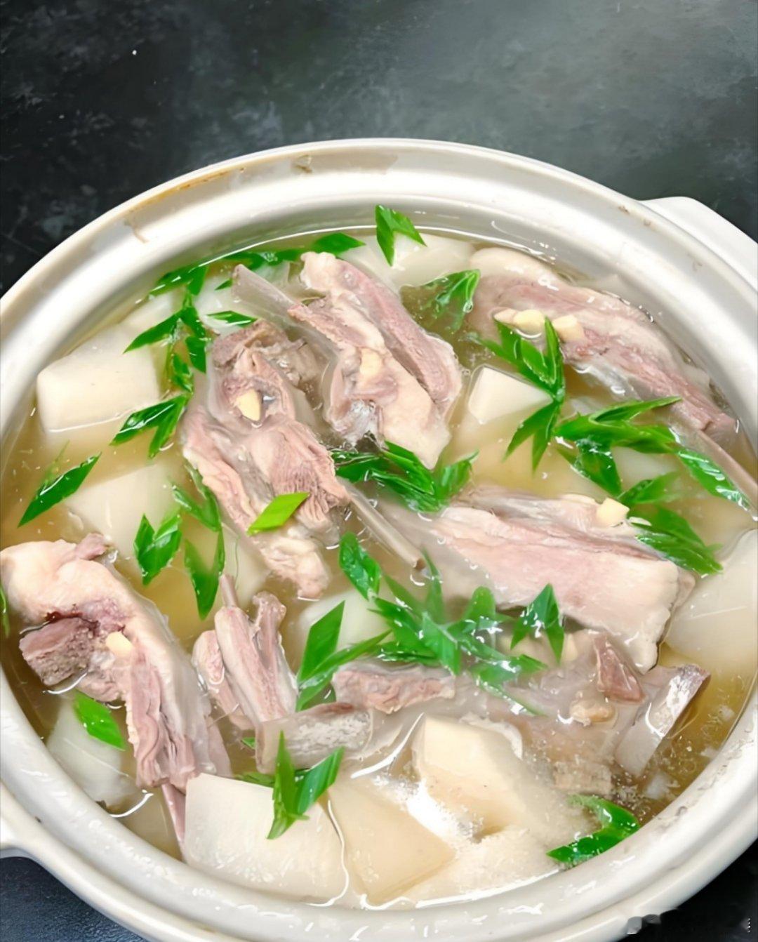 准备吃午饭，今天的午饭我想吃清炖羊排。谁不让我吃我给谁急！！！ 