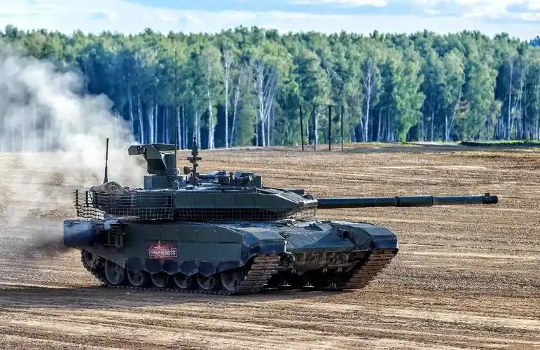 俄军坦克损失超万辆！不是装备不行，真正短板藏在后勤里

很多人看战场数据，俄军装