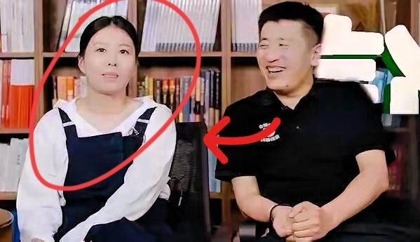 李丽婧（在7月25日凌晨发的那篇长文，最狠的地方不在于辟谣，而在于她用一句话划清