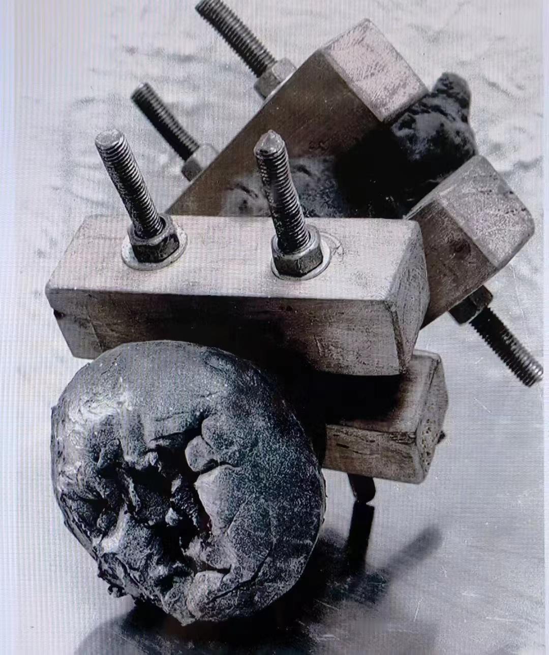 记而记。煮茶的空，聊几句。我们该不该用上帝的视角去看世界呢？尼采一句上帝死了，震