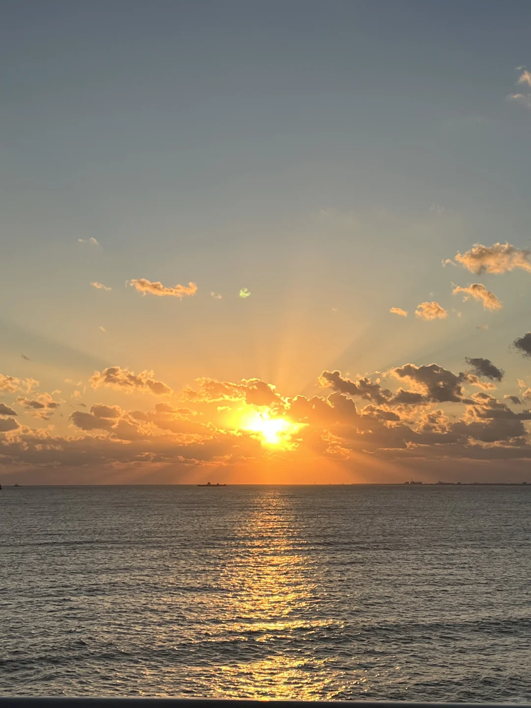 羊山岛｜连云港的海上日出🌅