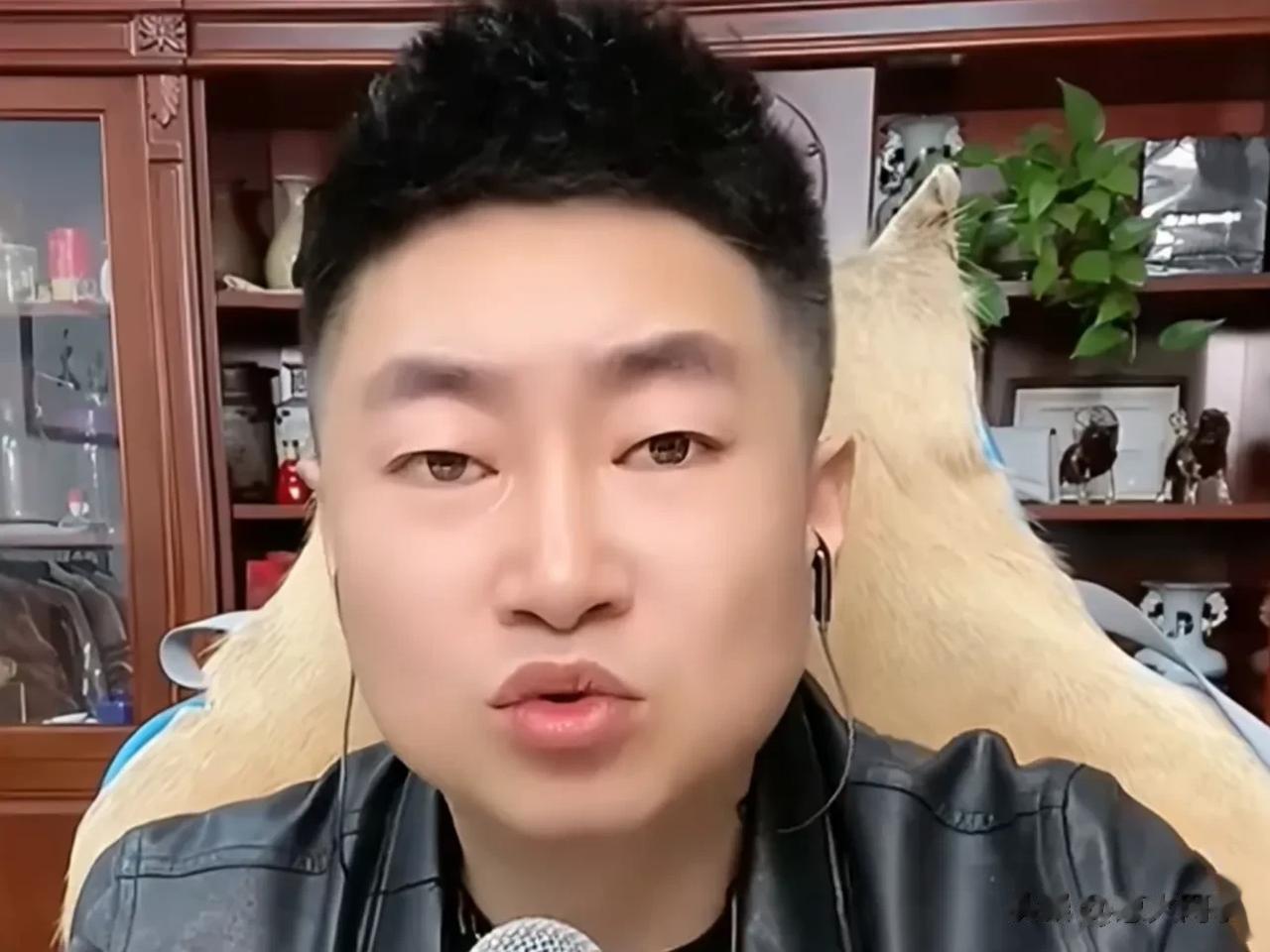 同样都是不跟网红处了，九天吐槽辛巴和祁天道的区别

1⃣️辛巴在ks里边是没有网