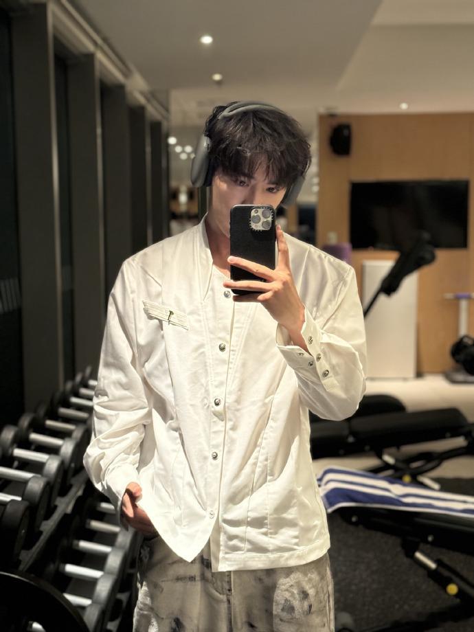 #鹭卓今天见呀##鹭卓势必要嘛手曼一下子# 鹭卓分享健身房的点滴，昨晚虽行李未到