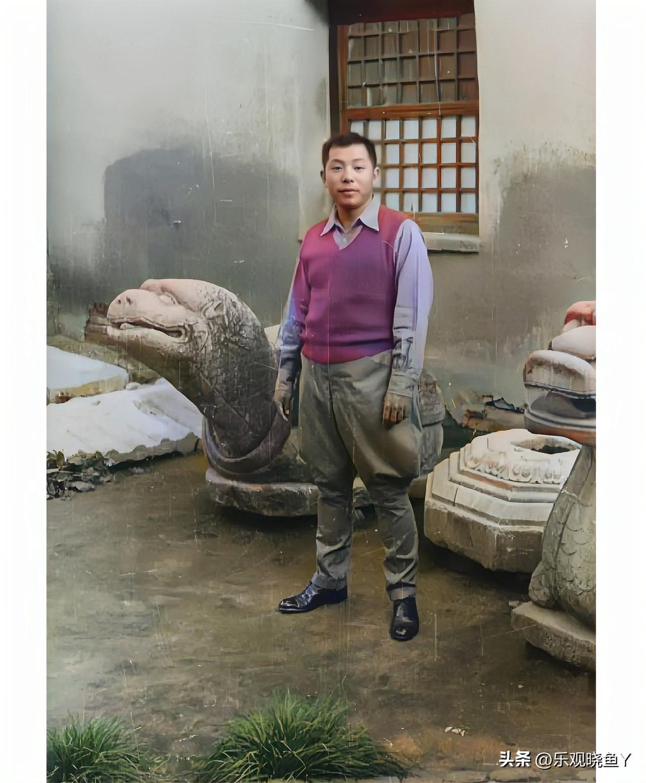 这才是1935年34岁张学良在西安的真实貌相，都看一下呗！这不是演戏，也不是电视