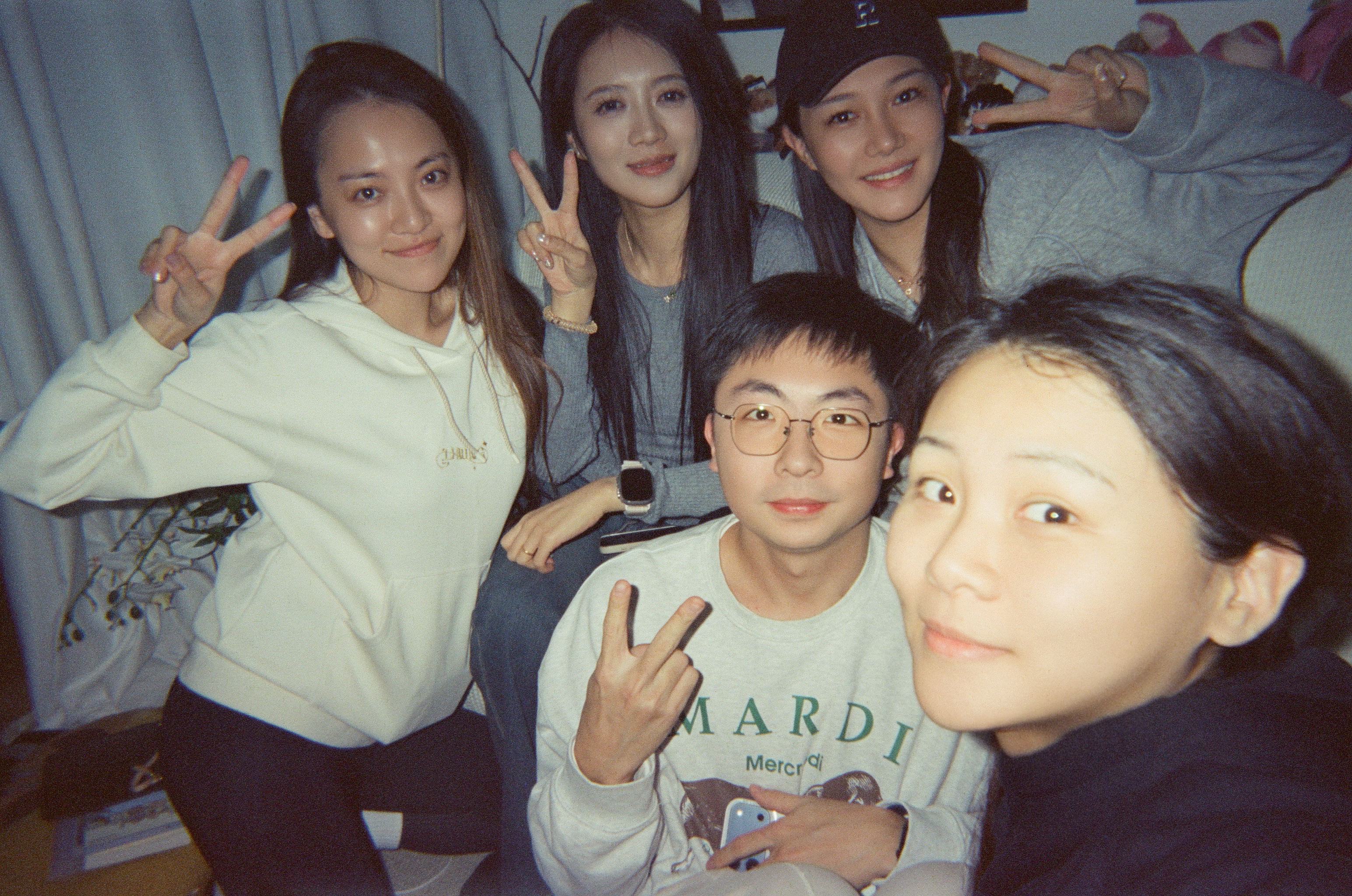 有谁还记得……我12月份给过FANBO一个一次性胶片机？我自己的已经洗出来了，他