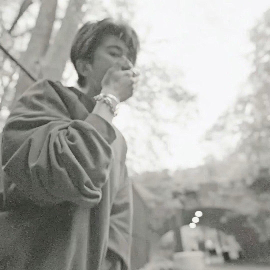 你睡了吗，你知不知道除了明天，我们还能去哪-蔡徐坤｜头像分享｜ins风｜氛围感｜