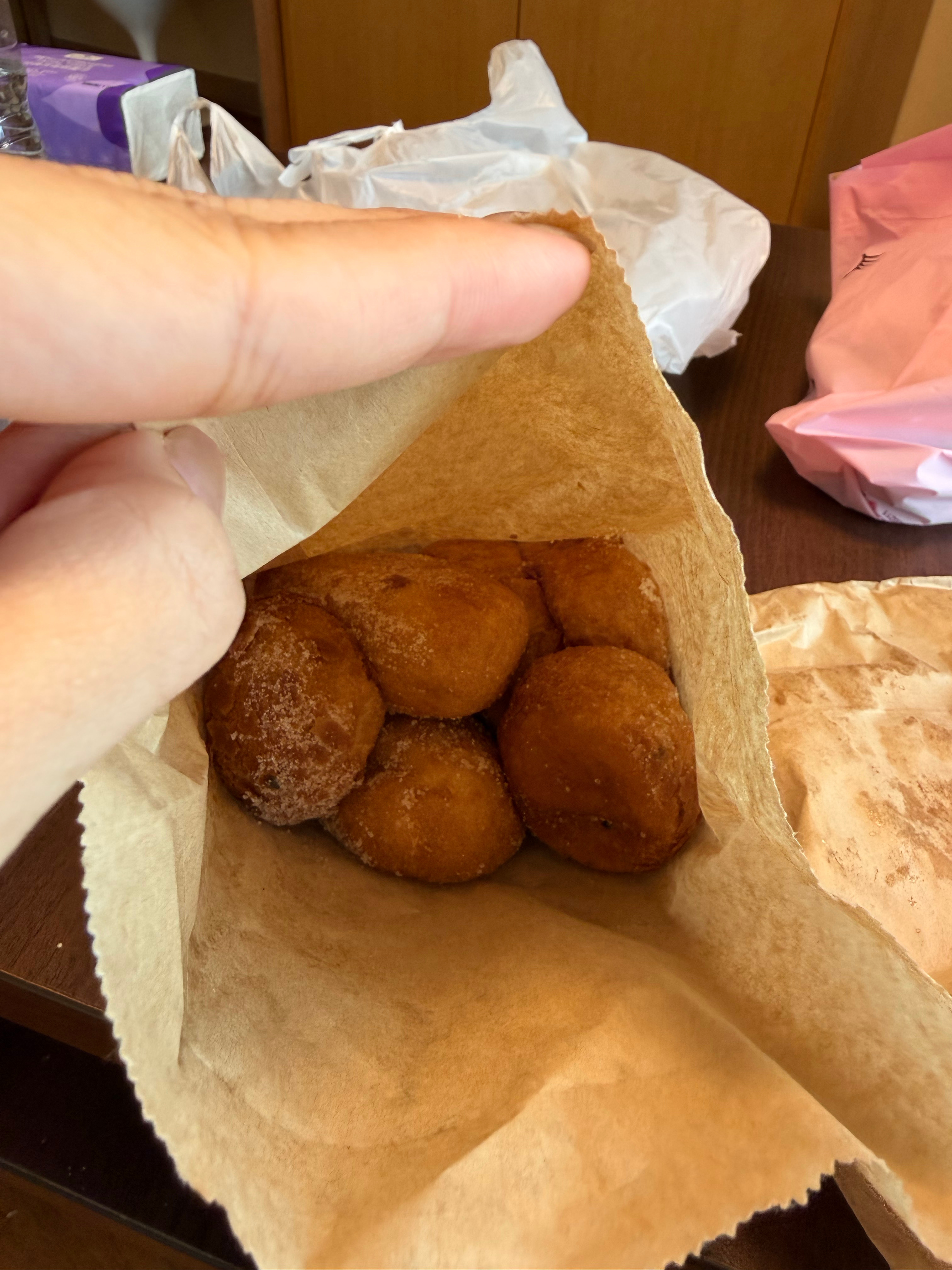 pick up明太子盐面包！满满的明太子酱夹心bhc炸鸡太美味机场吃的炸酱面偶遇