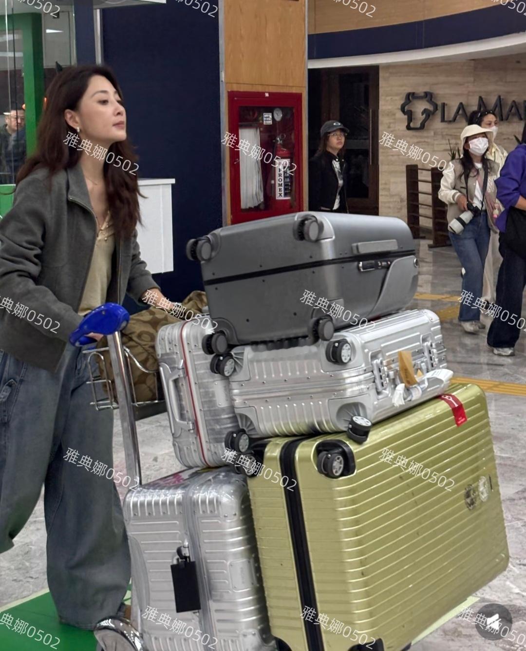花少8还没开播阵容就被吐槽，殷桃周冬雨路人缘差，吴君如本人好小一只气场不强，邓为
