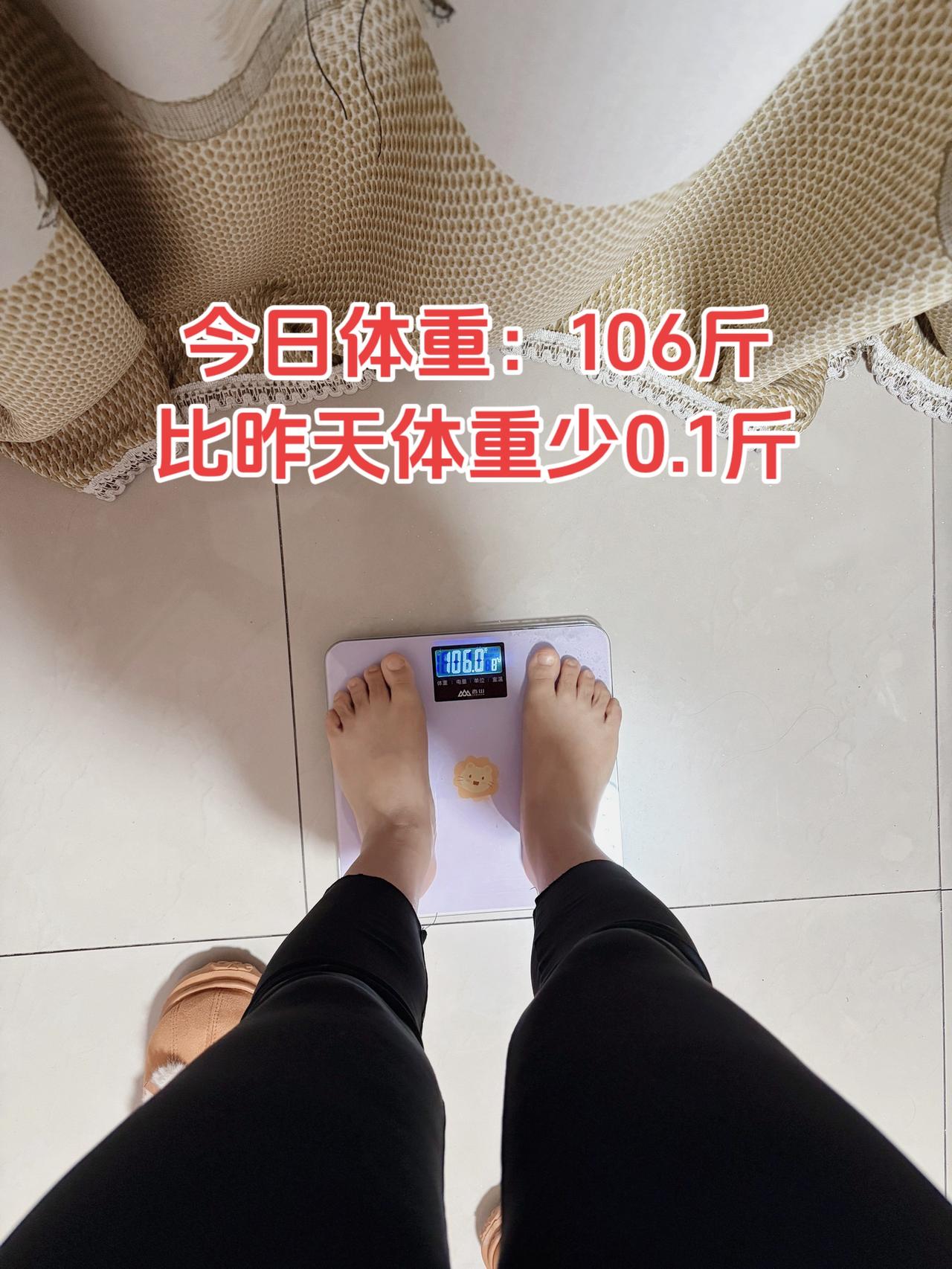 泪水打湿我的减脂餐，目标103斤，加油
今日减脂早餐：玉米+鸡蛋+蔬菜+牛奶