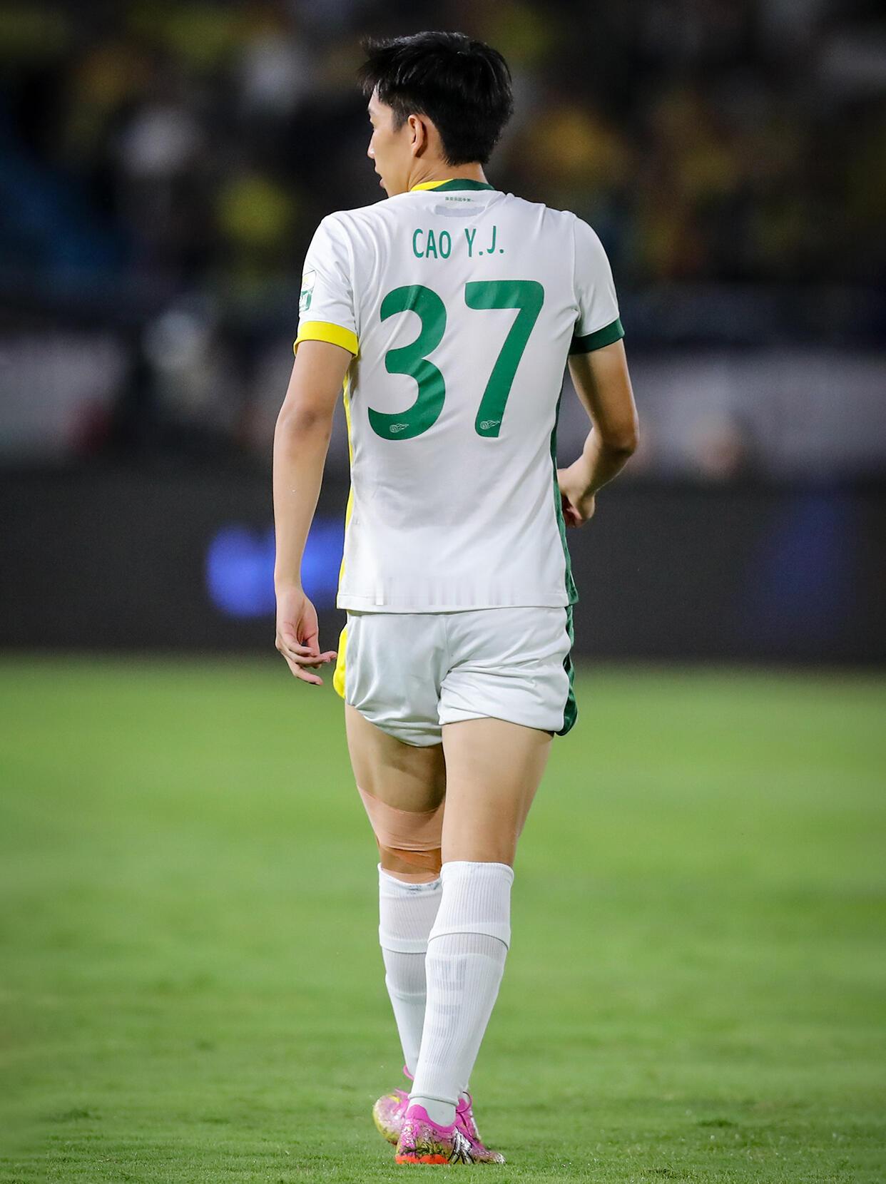 北京国安北京国安 亚足联官方公布罚单，曹永竞亚冠二恶劣动作染红，禁赛4场罚款15