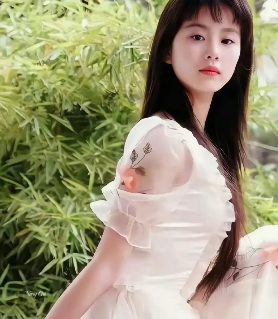 早期好美，集清纯漂亮可爱于一身。 ​​​