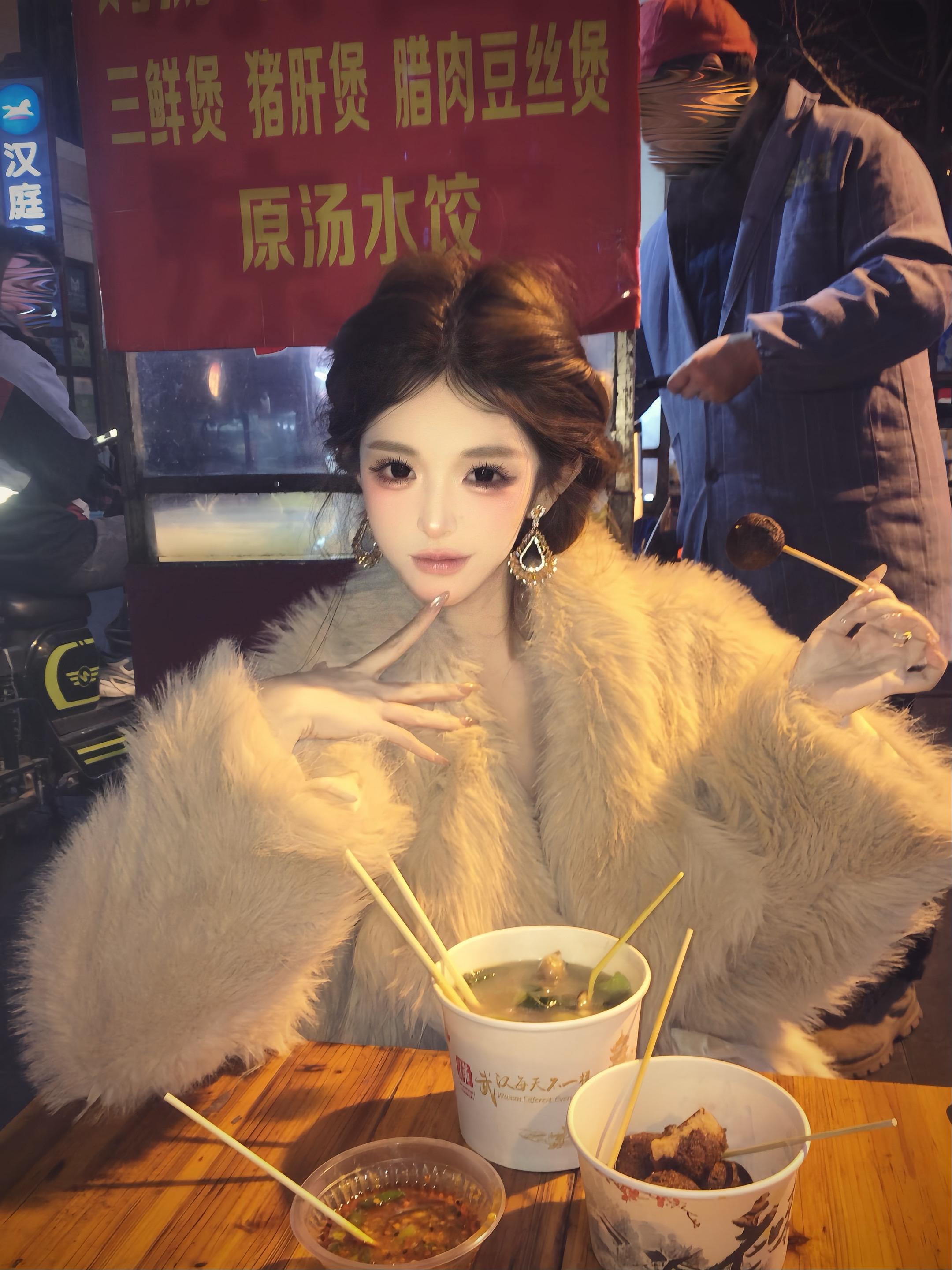 比美照更有杀伤力。