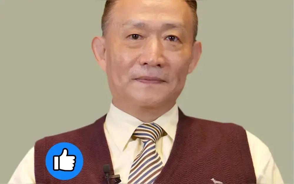 卢麒元老师有一个非常重要的观点：如果一个国家的核心决策者的家属、资产都在国外，这