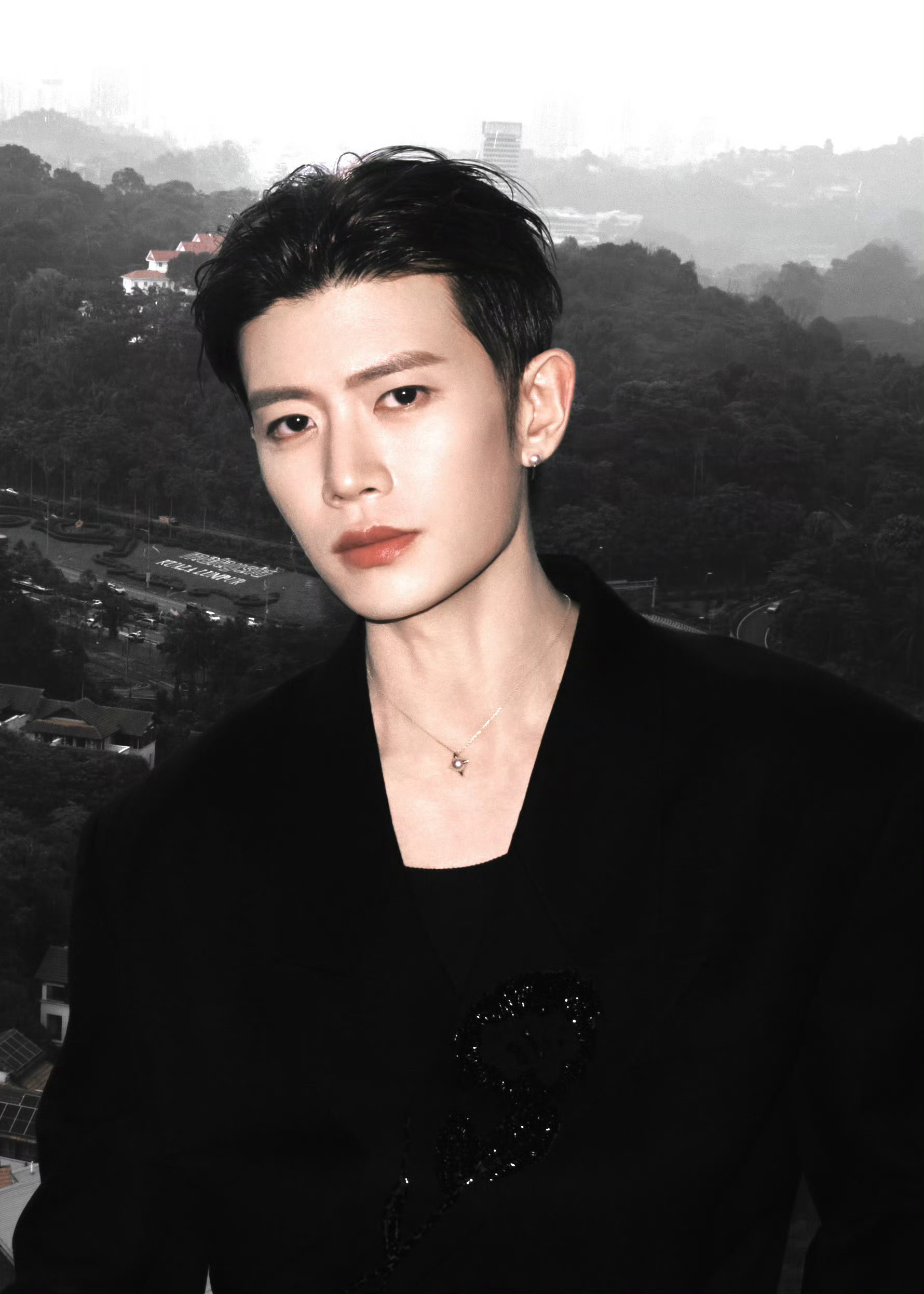 任嘉伦  “你眼中的点点星光，是我将一生奔赴的星辰.” "𝓣𝓱𝓮 𝓼𝓽