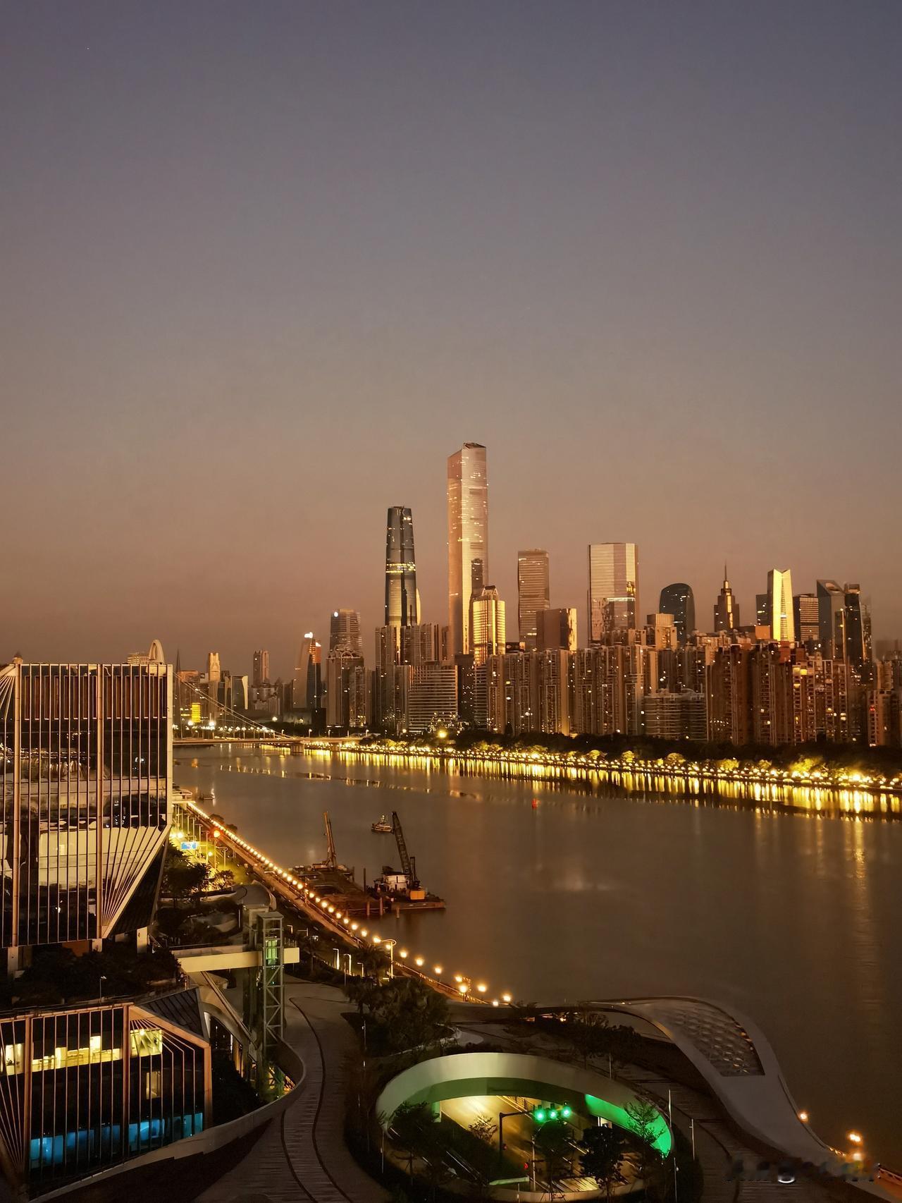 清晨的珠江新城