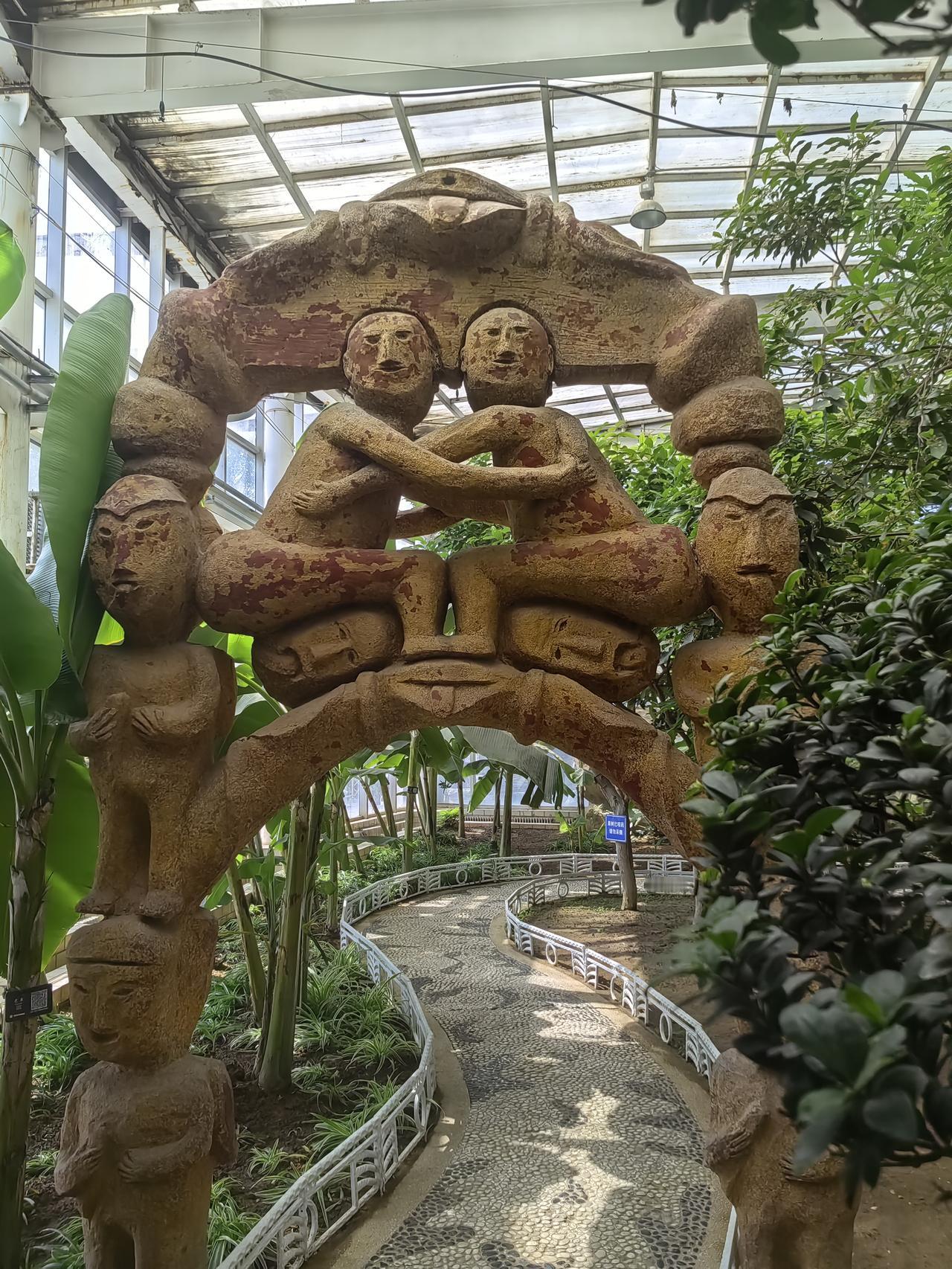 马拉多纳有没有资格称为球王?请问，他获得过欧冠的冠军奖牌吗？他获得过丰田杯冠军的