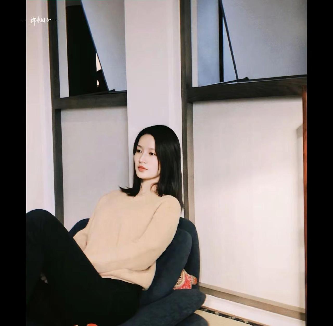 李沁美女图集，又美又飒 镜头一怼，魅力翻倍！
