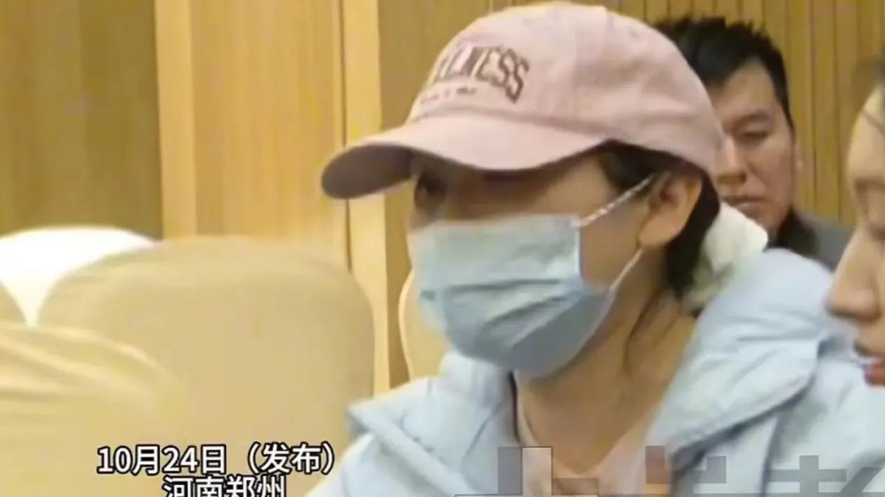 “最担心的事情还是发生了！”河南郑州，女子打开苏菲卫生巾，看到上面竟然有虫子在爬