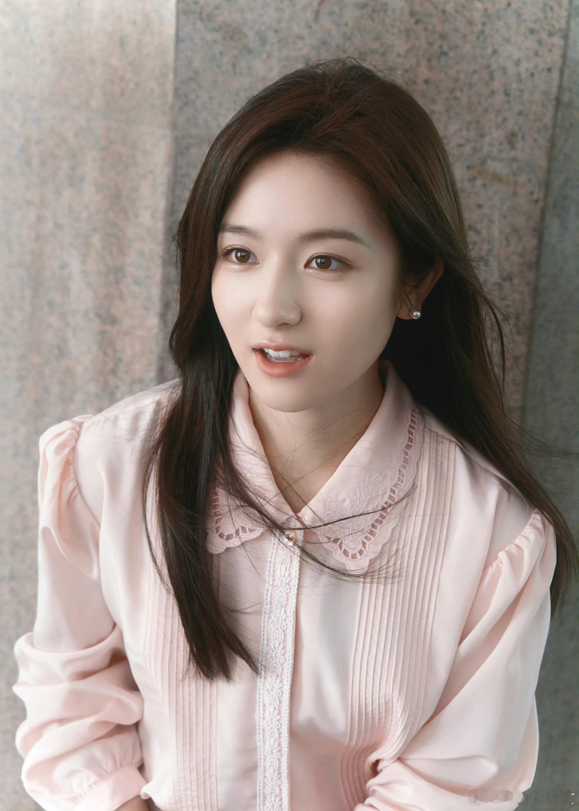 兰迪就这样成为我小时候特别爱贴贴的邻居家姐姐90年代的漂亮姐姐就是会穿着粉粉嫩嫩