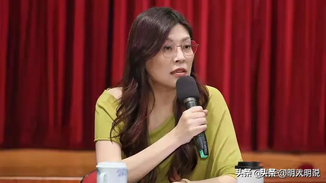 郑丽文口中的“对等”，到底想对等什么？明人明说
 2026年6月23日，郑丽文在