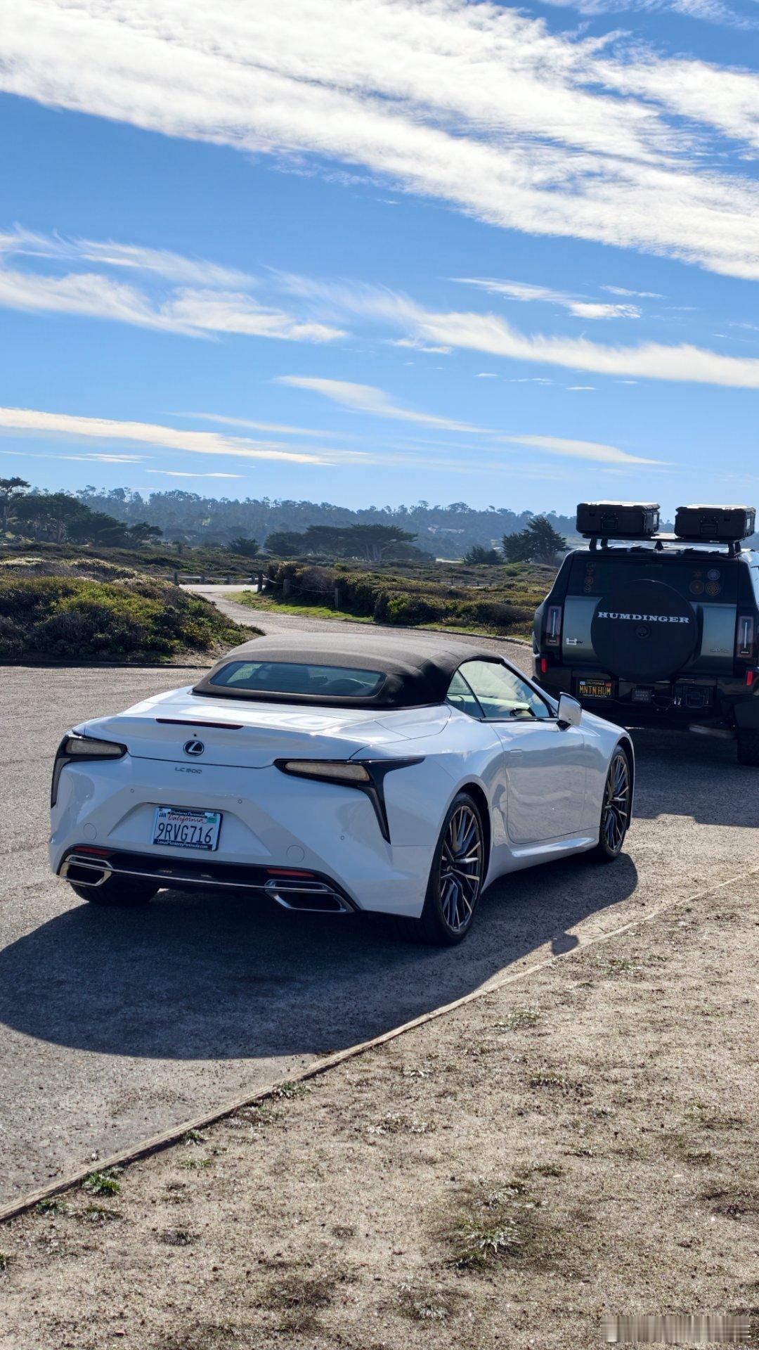 朋友费劲巴拉平行进口搞进来的lc500和电悍马在这随处可见