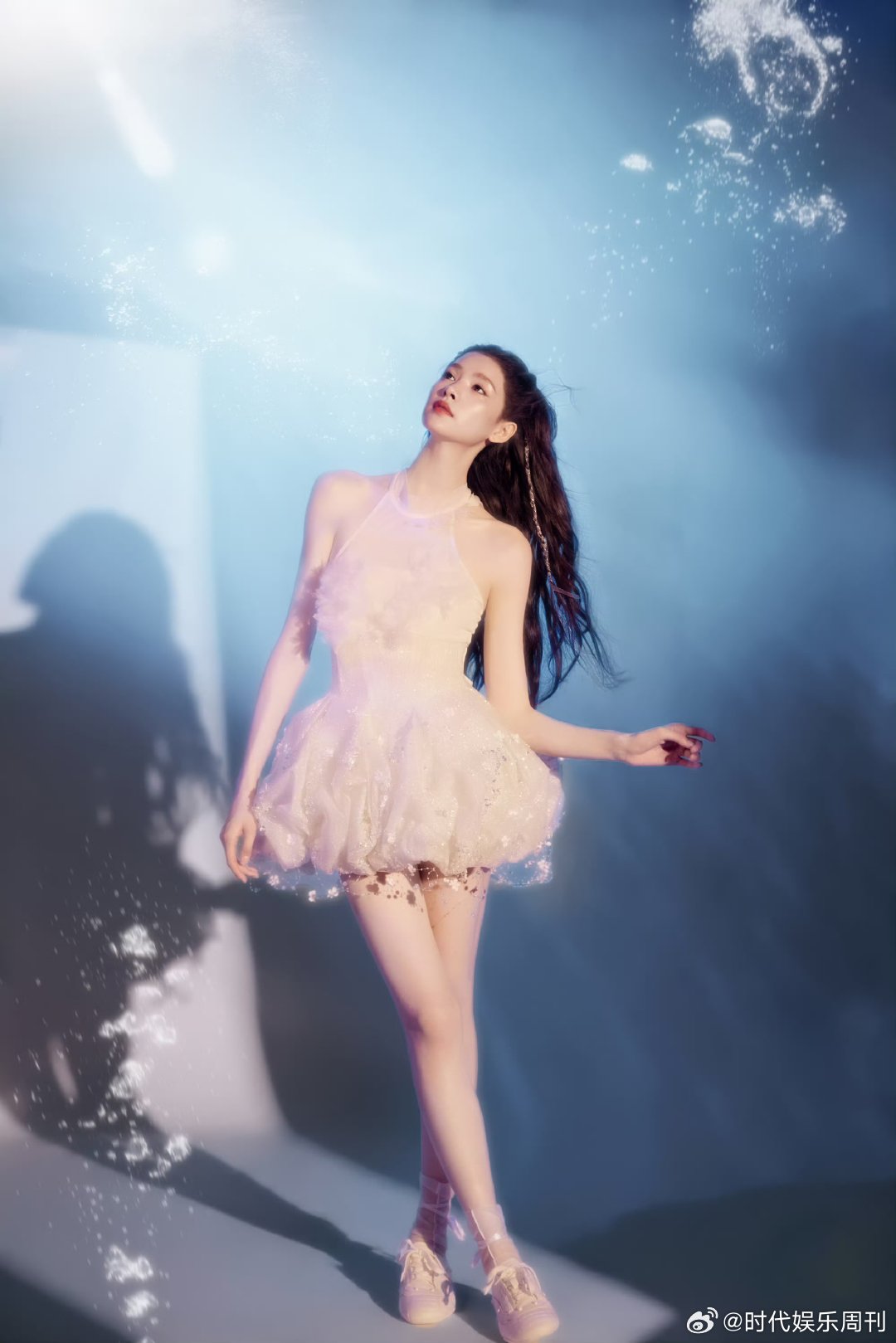 张艺上可曾当过什么练习生乘风初舞台直播乘风2026氛围感直接拉满，站在舞台上天生