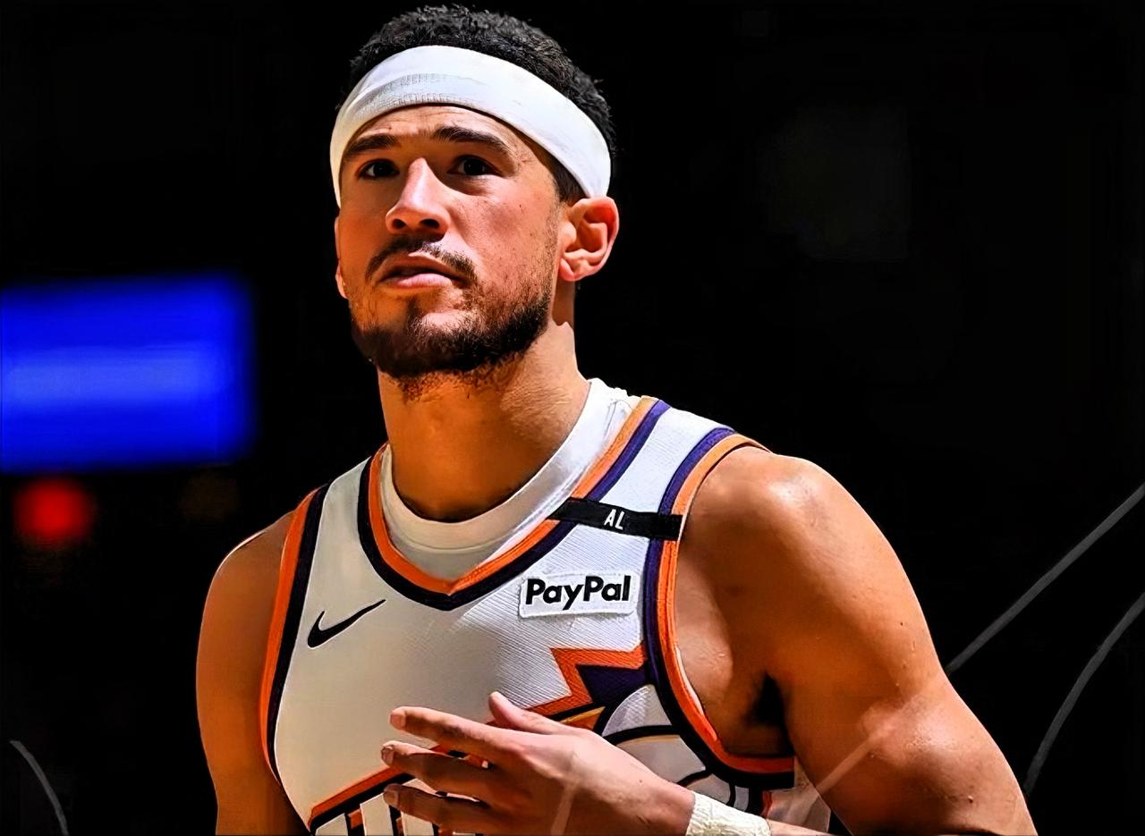 太阳老板财大气粗啊！

据ESPN名记Shams报道，太阳与布克达成2年1.45
