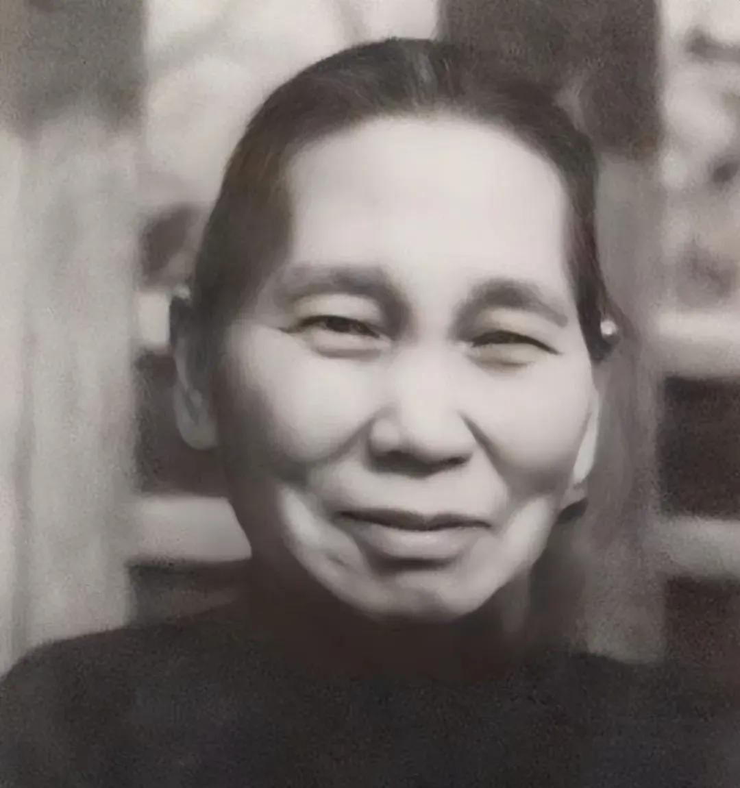 1903年，提倡“一夫一妻”制的梁启超，选择和17岁的丫鬟圆房。事后，他语气冰冷