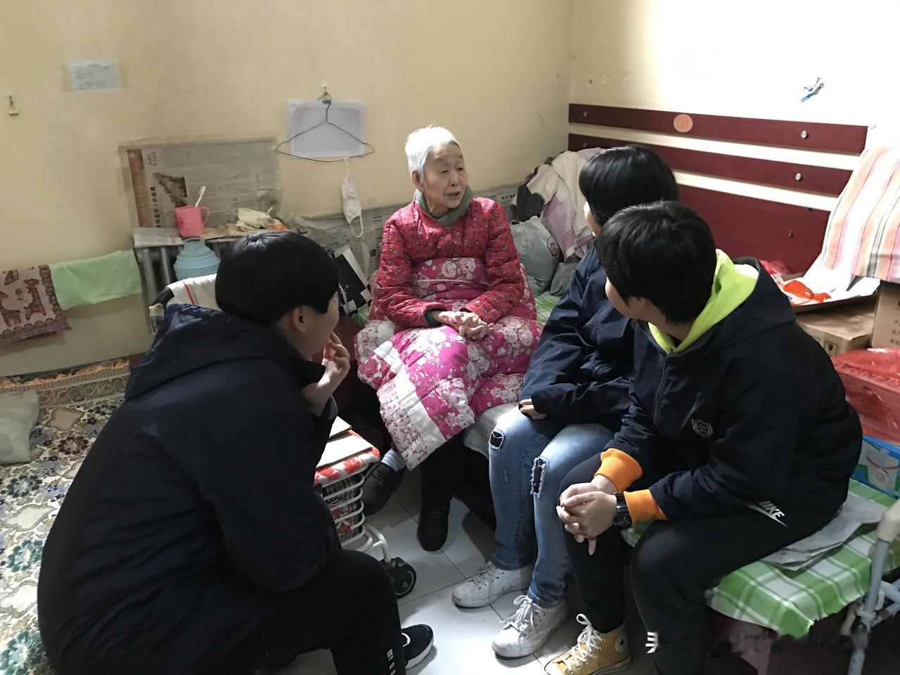 “家有一老，如有一宝”，这是我们经常听到的一句老话，这句老话，道出了一个家庭最朴