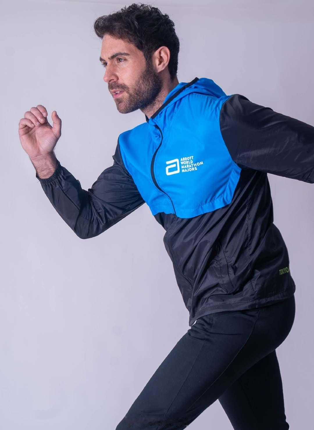 2026悉尼马拉松的加入让大满贯成为七个城市的盛世，WMM推出七城跑者主题夹克。