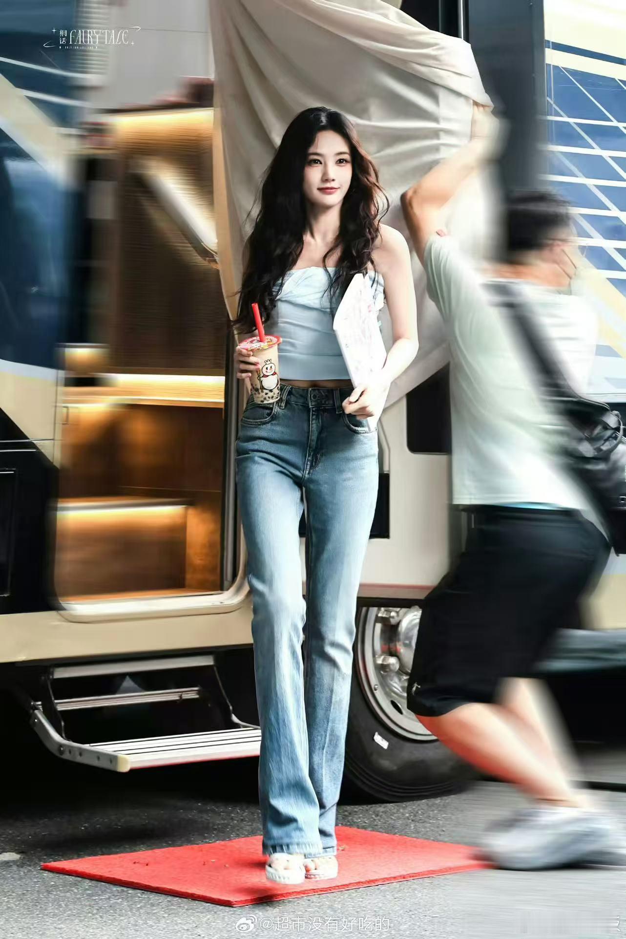 李一桐美人余新造型路透李一桐美人余新造型李一桐美人余新造型，美，真不错 ​​​
