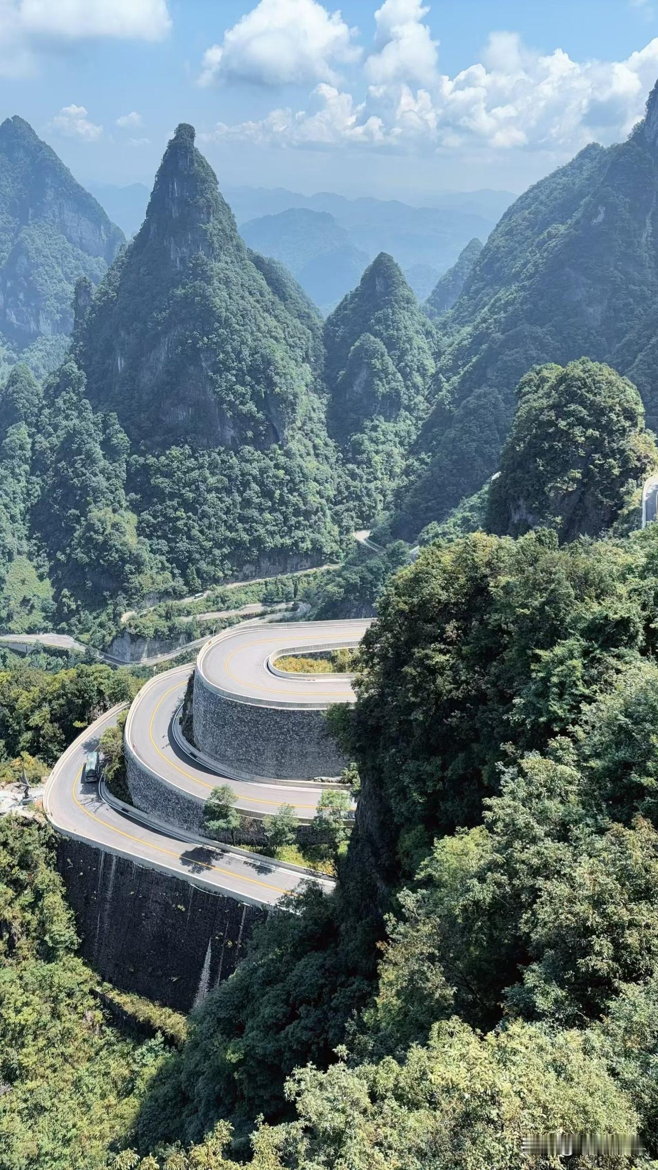 因果，因果，因果呀！

坏人做坏事有的报到他自己身上，有的报到他儿女身上，做坏事