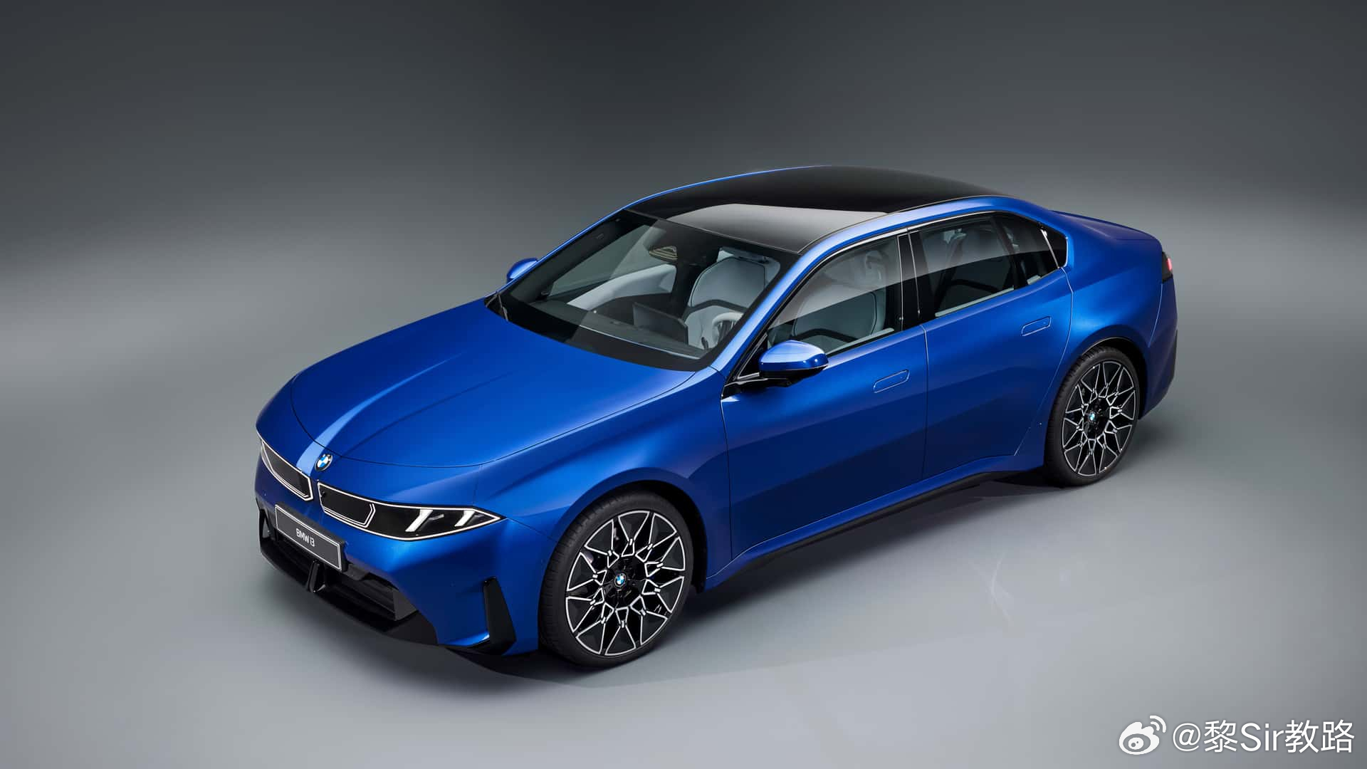 虽然昨晚被夹了，但也不妨碍我再发一次。很多人说车是不是太厚了？电车要给电池足够的