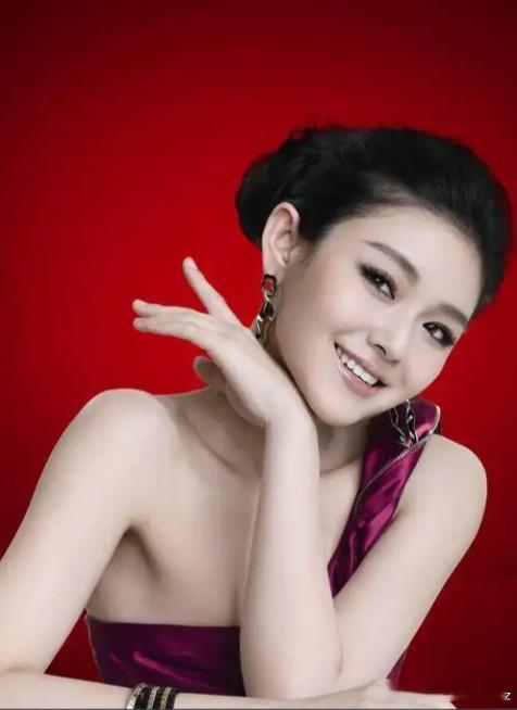 曝大S机场路上心脏骤停热点观点司机视角下大S在机场的状态 大 S 离世细节曝光 