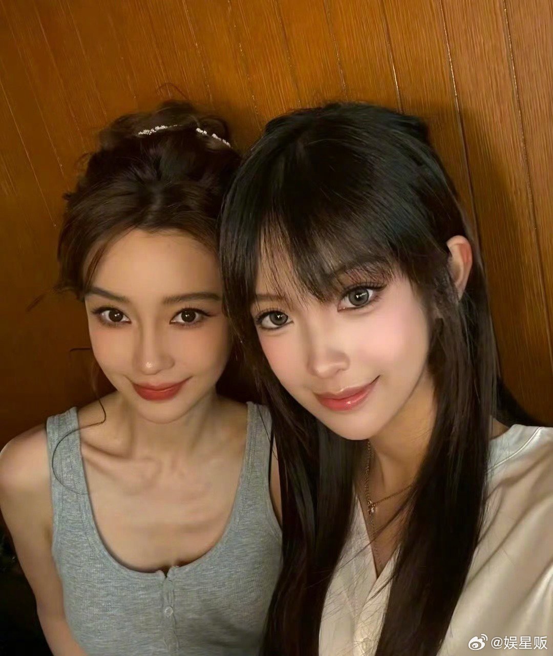 Angelababy最新合影，来看看状态。 ​​​
