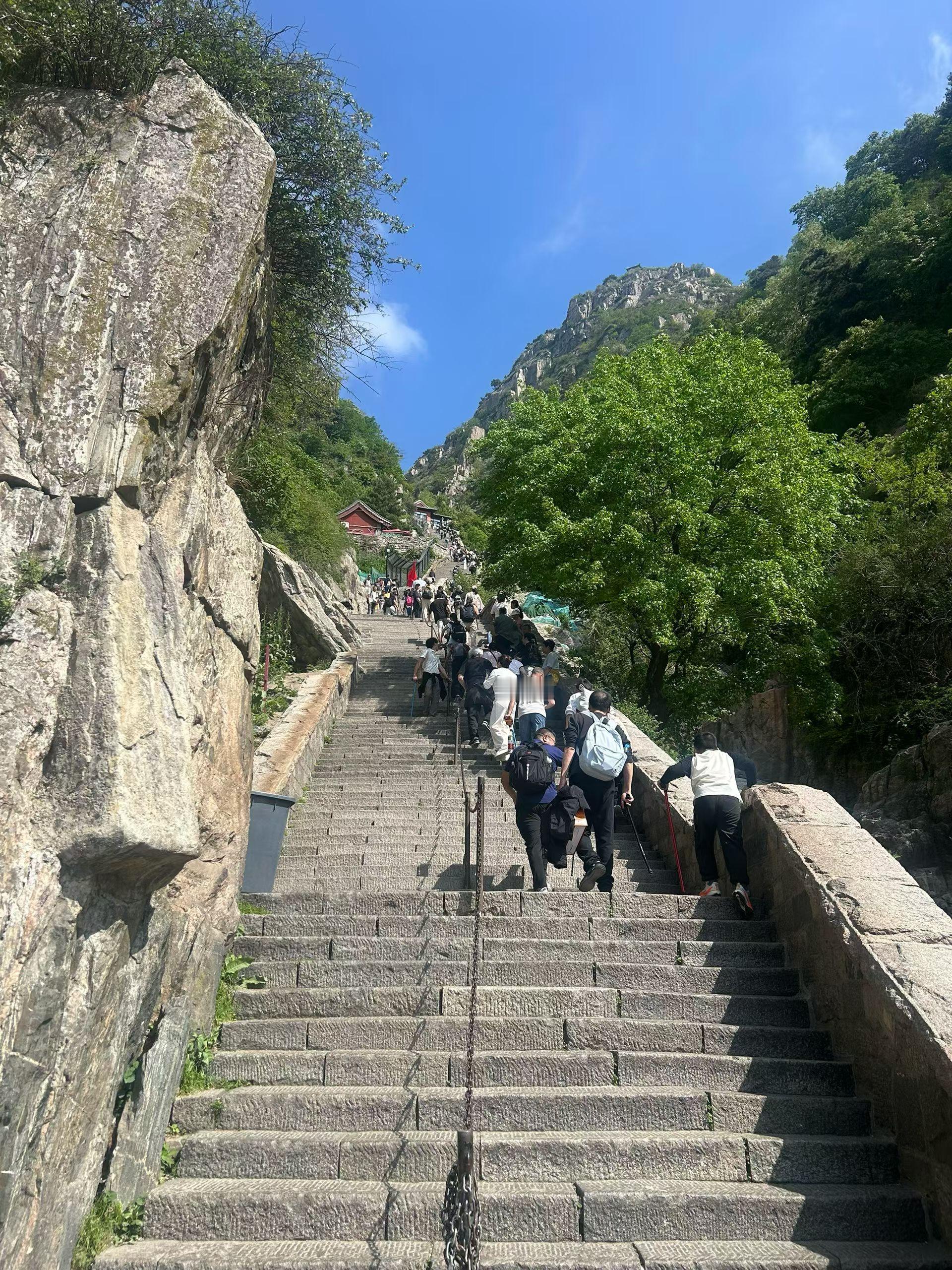 生活手记 爱情从没有天生的保鲜剂，真正能留住爱意的，从来不是一时的新鲜感，而是双