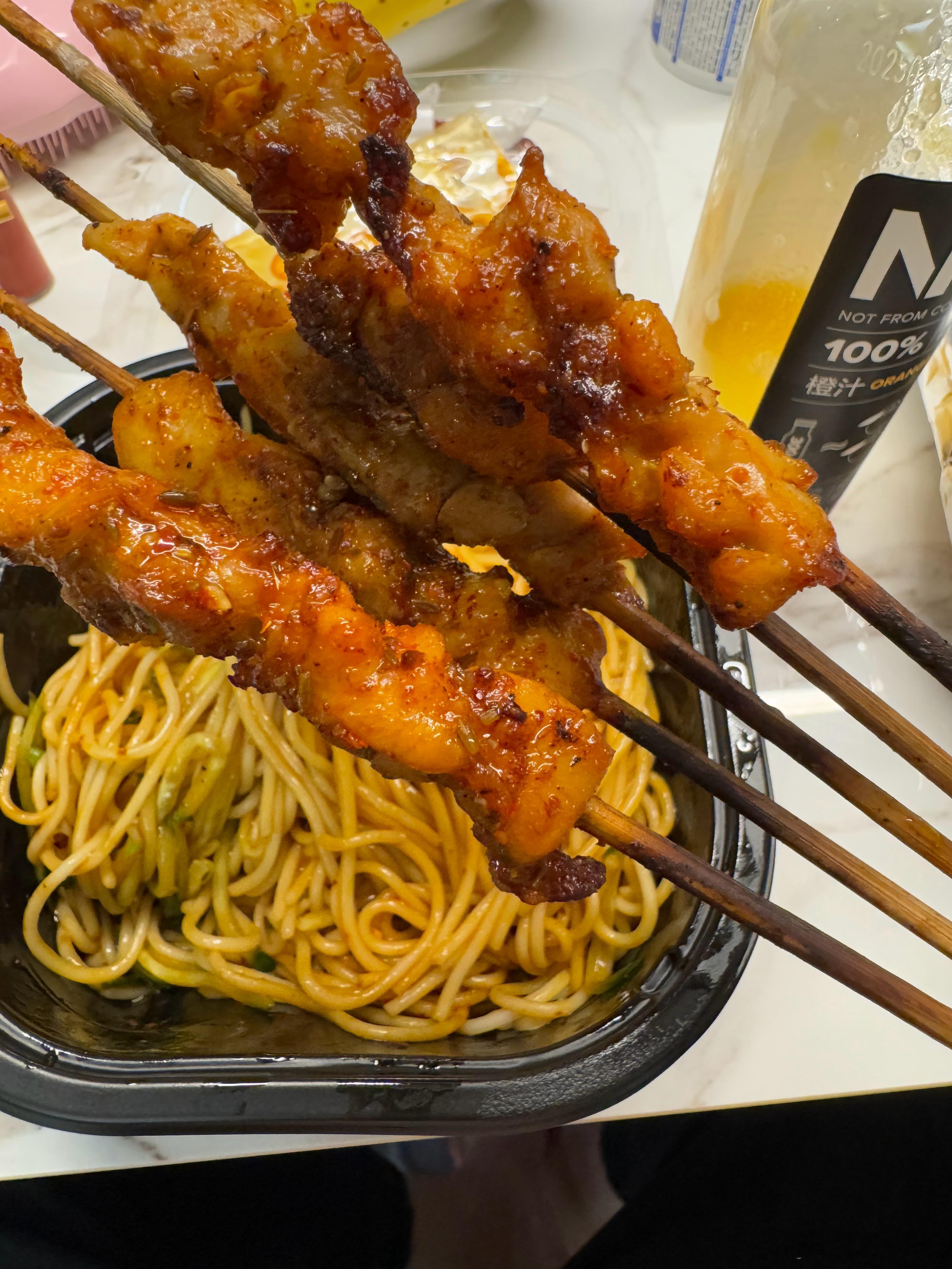 食物普通吃的时间就不普通[喵喵]  ​​​
